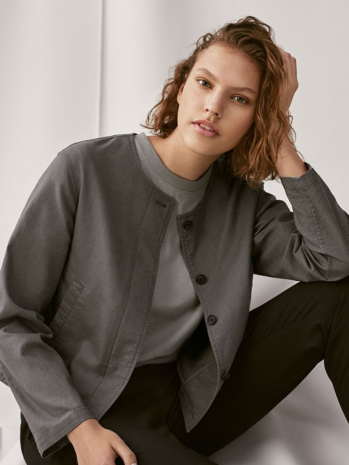 Uniqlo store collarless jacket