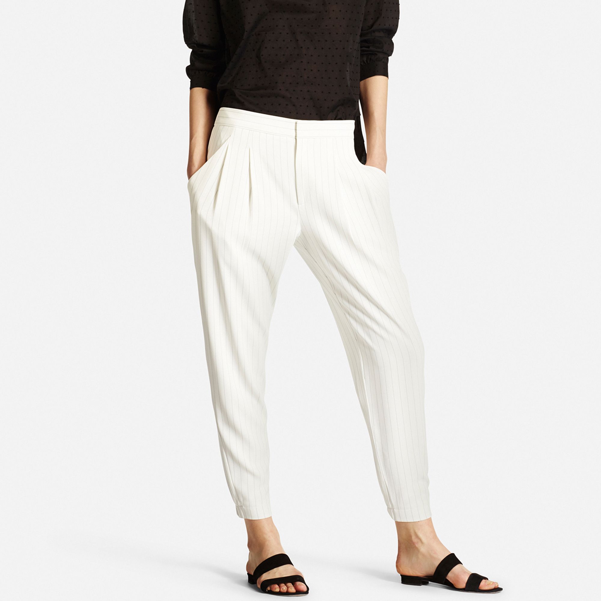 uniqlo cropped joggers